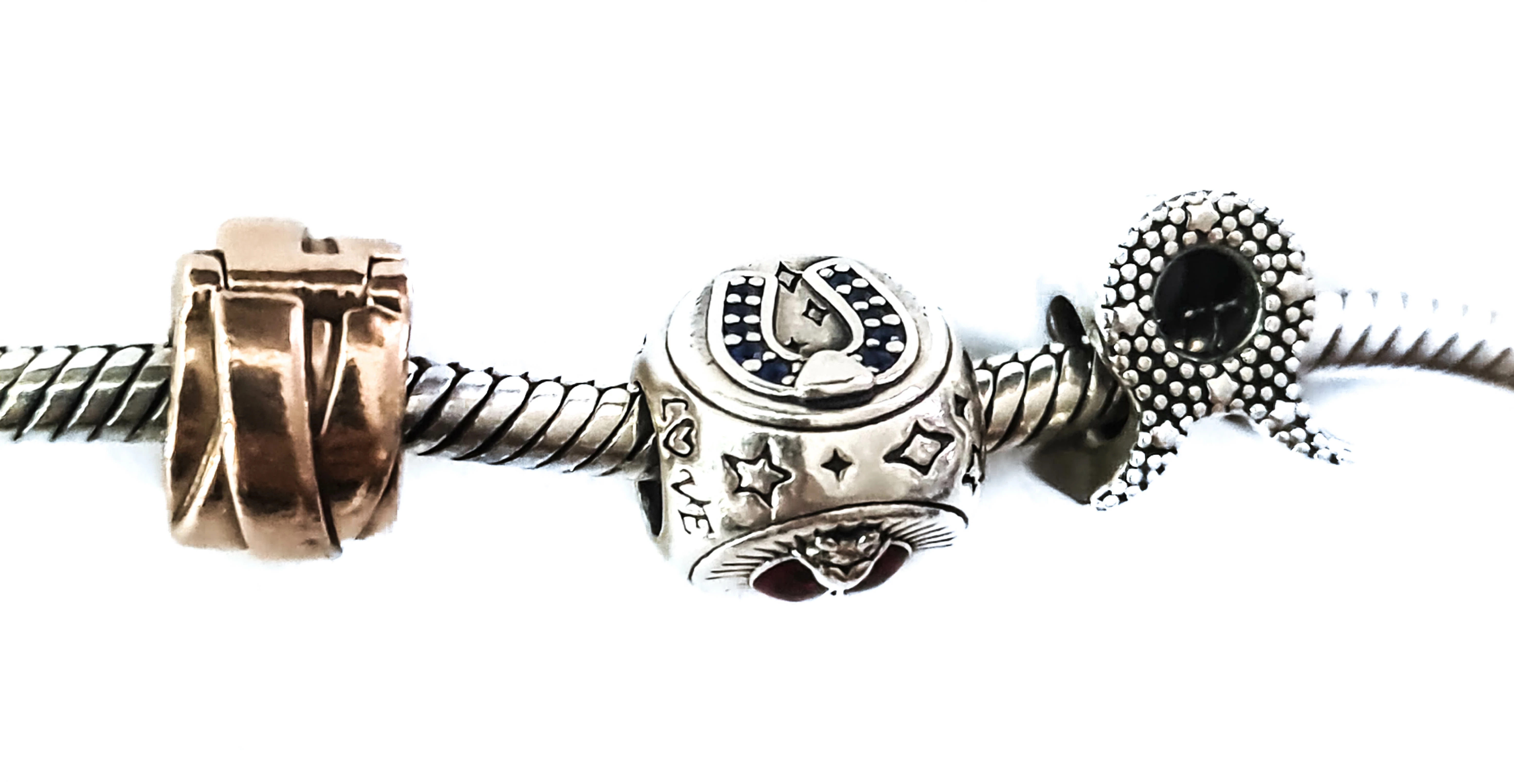 bransoleta-pandora-10-charmsow-cechy-206618-32