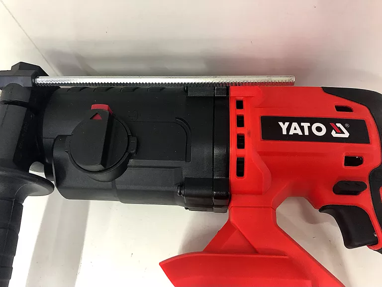 mlotowiertarka-yato-yt-82772-maksymalna-moc-00