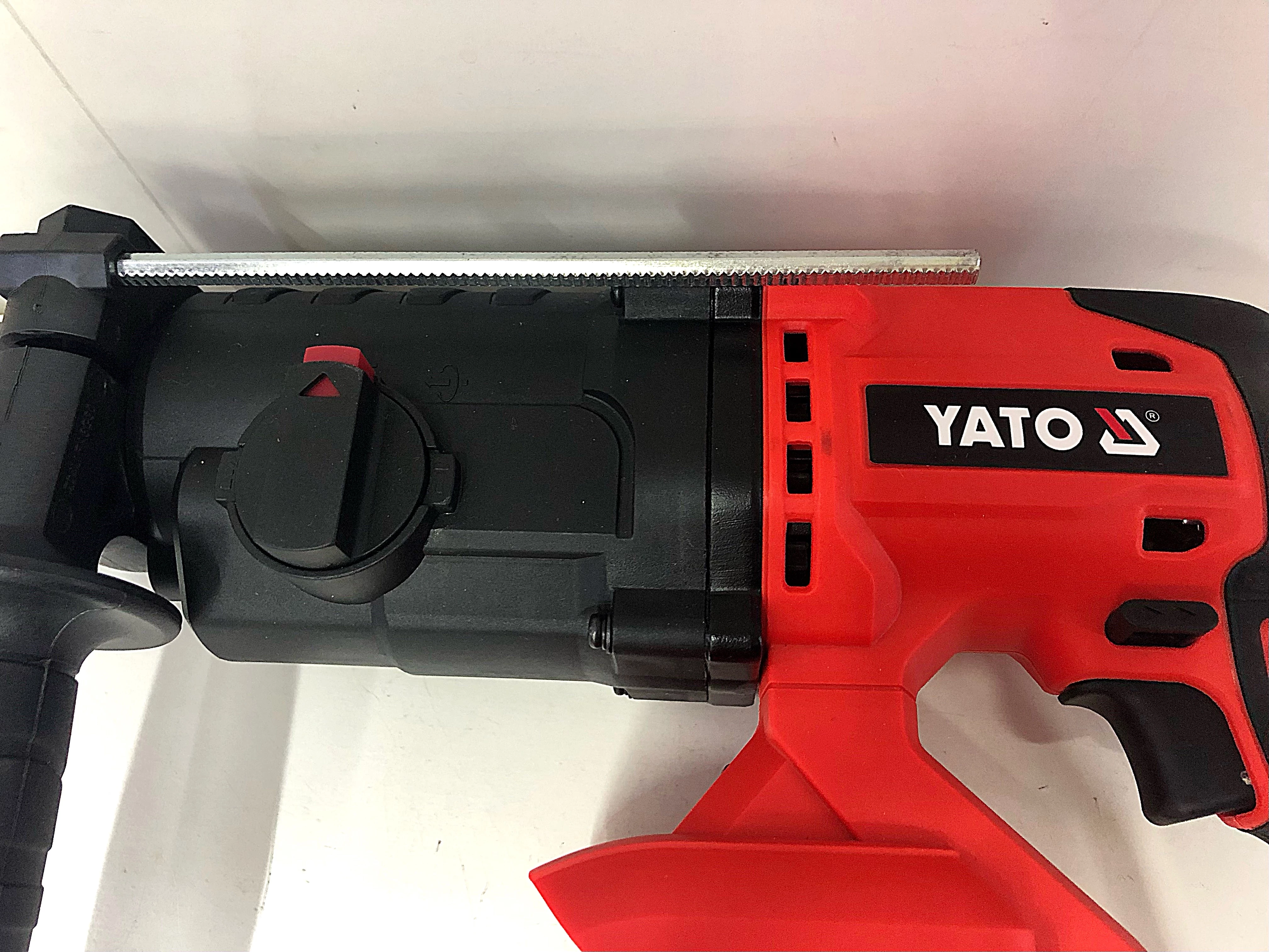 mlotowiertarka-yato-yt-82772-maksymalna-moc-00