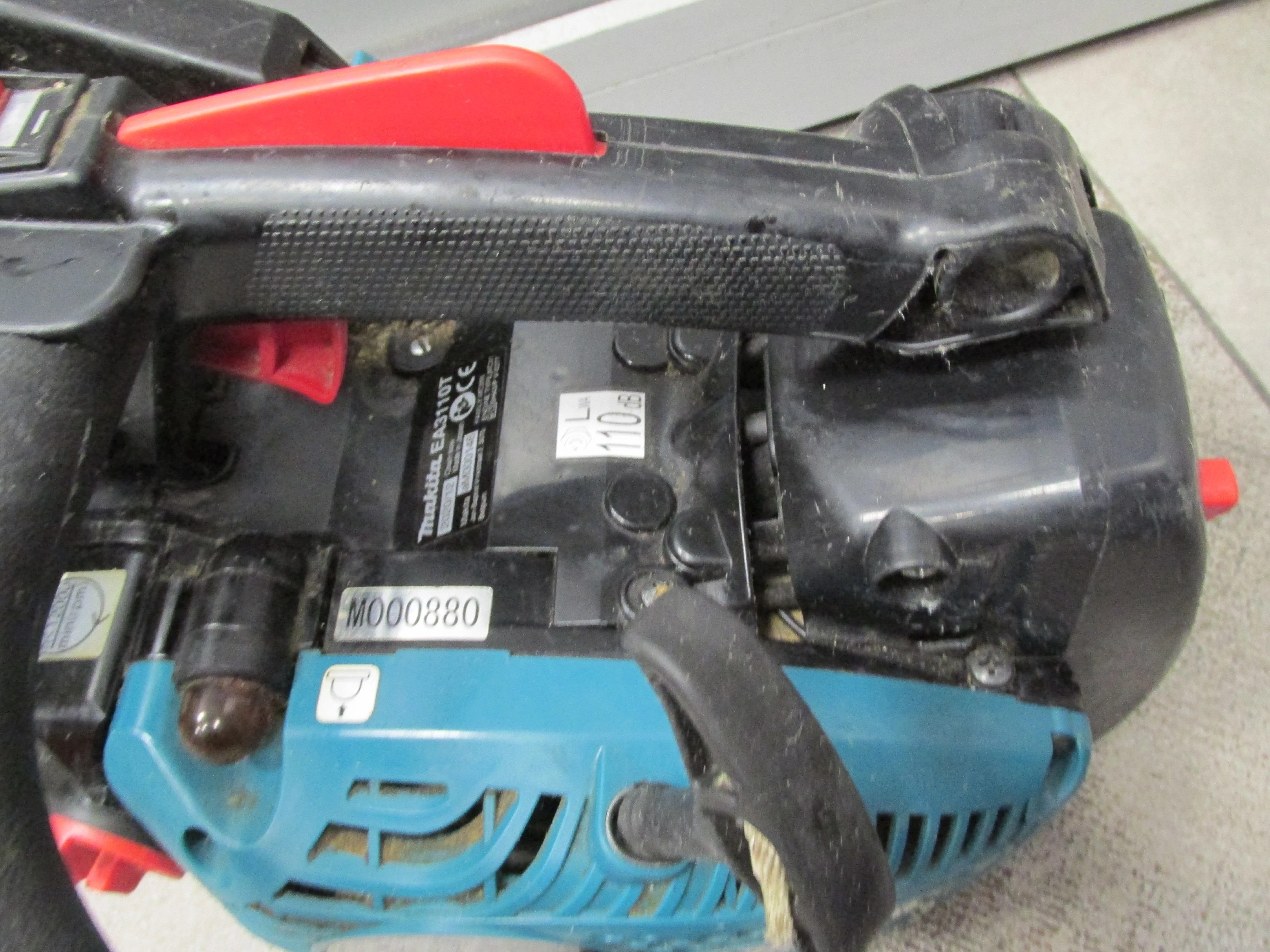 pila-spalinowa-makita-ea3110t-2020-rok-14km-stan-uzywany