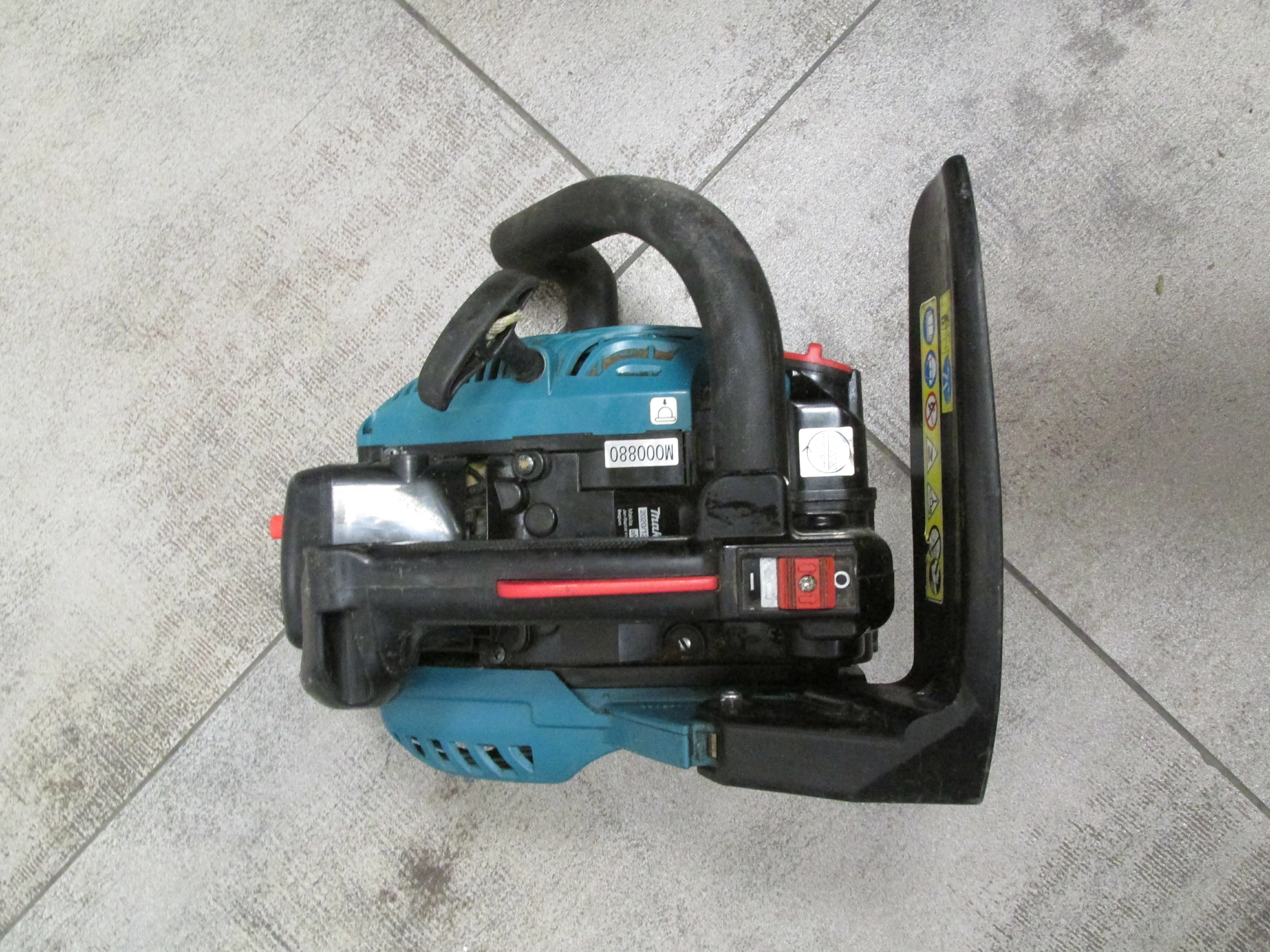 pila-spalinowa-makita-ea3110t-2020-rok-14km-kod-producenta-ea3110t