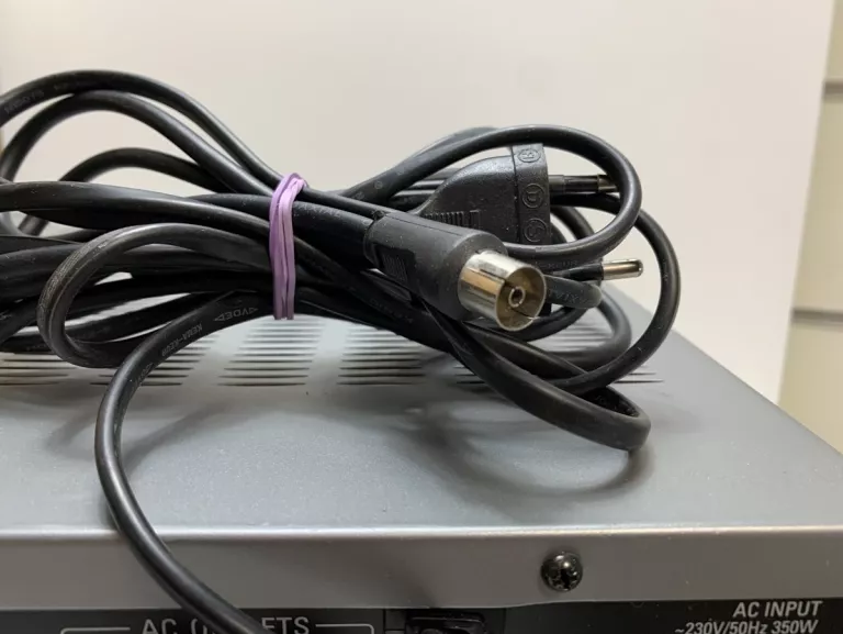AMPLITUNER HARMAN/KARDON AVR 235