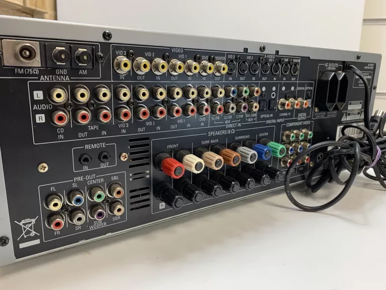 AMPLITUNER HARMAN/KARDON AVR 235