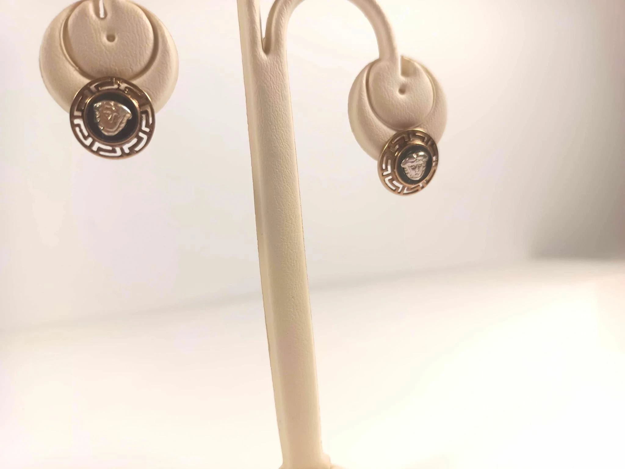 zlote-kolczyki-versace-585-332-kamien-inny-kamien