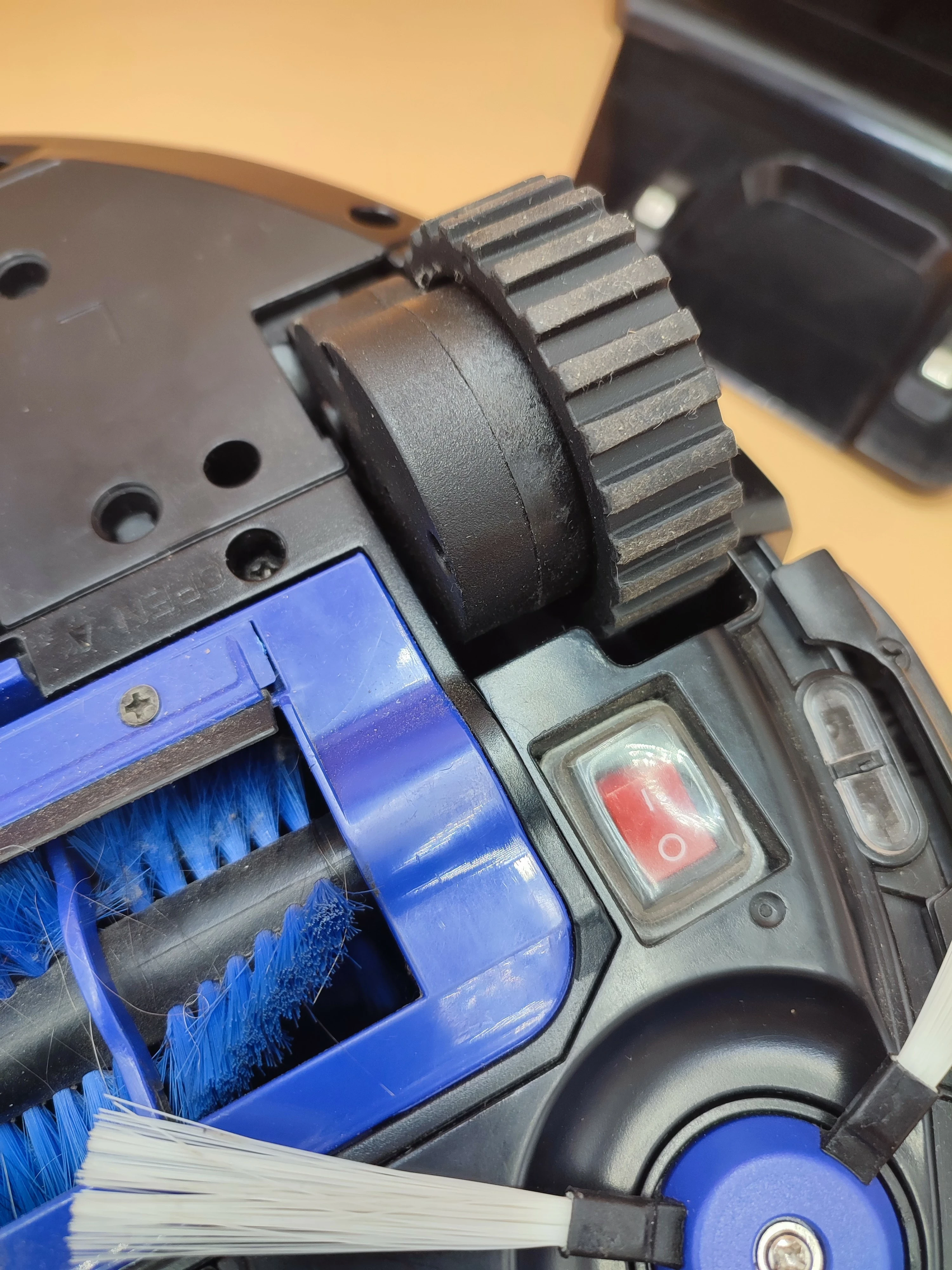 odkurzacz-robot-rowenta-rr7126wh-warto-kod-producenta-rr7126wh