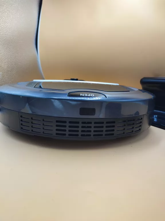 odkurzacz-robot-rowenta-rr7126wh-warto-stan-uzywany