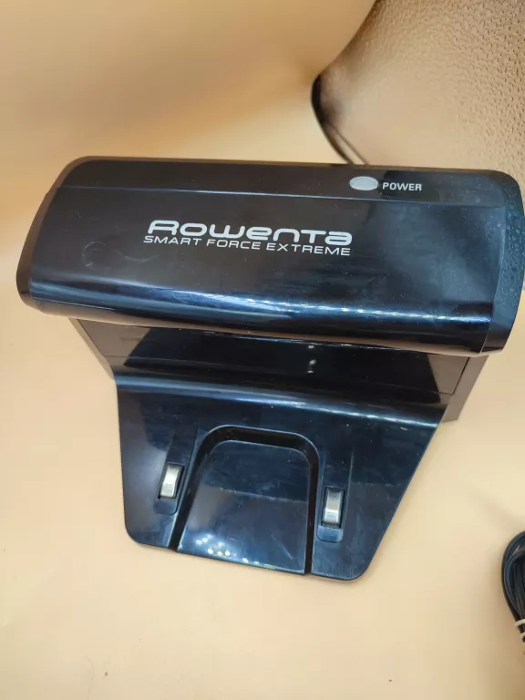 odkurzacz-robot-rowenta-rr7126wh-warto-kolor-dominujacy-czarny