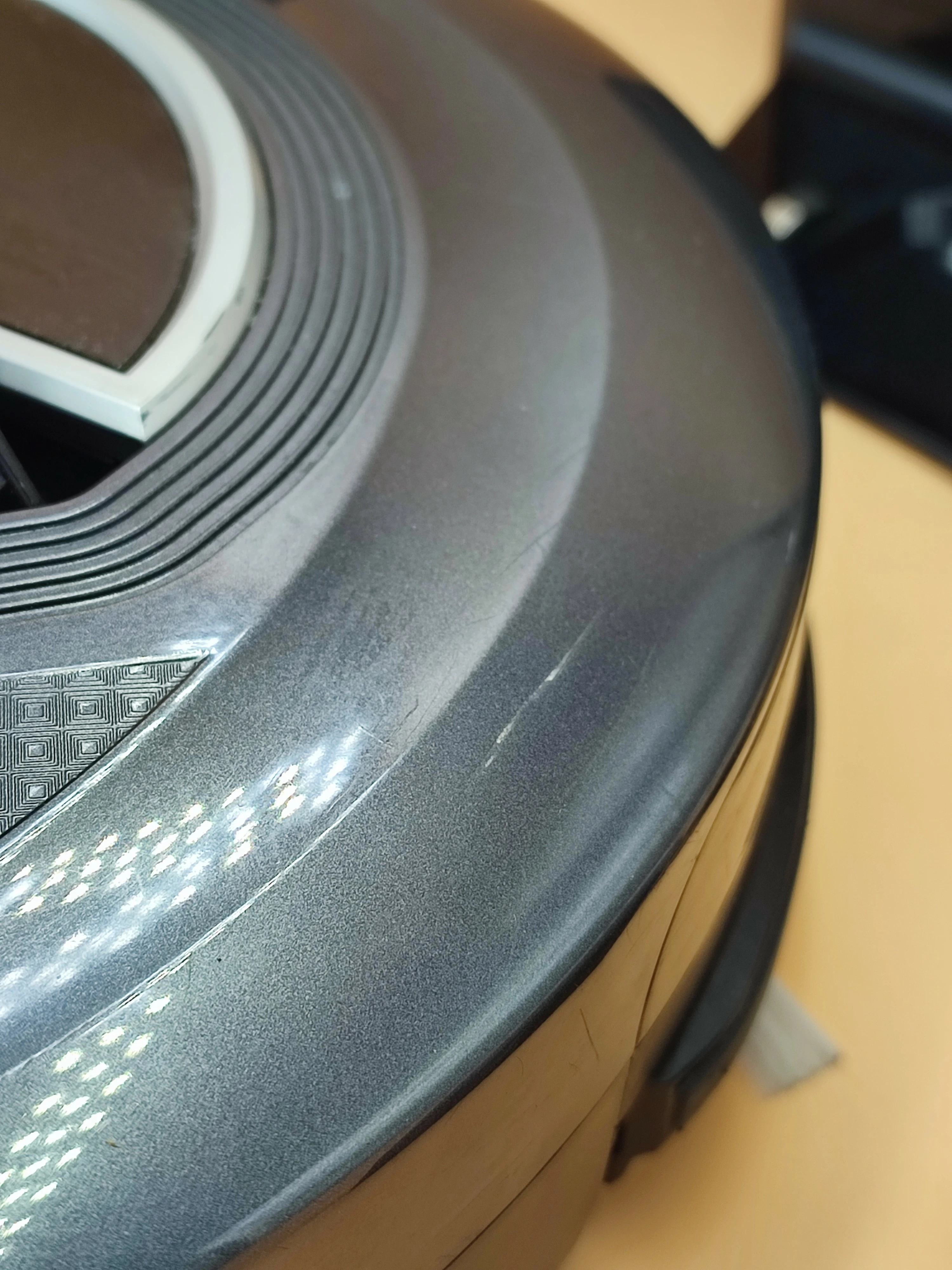 odkurzacz-robot-rowenta-rr7126wh-warto-kod-producenta-rr7126wh