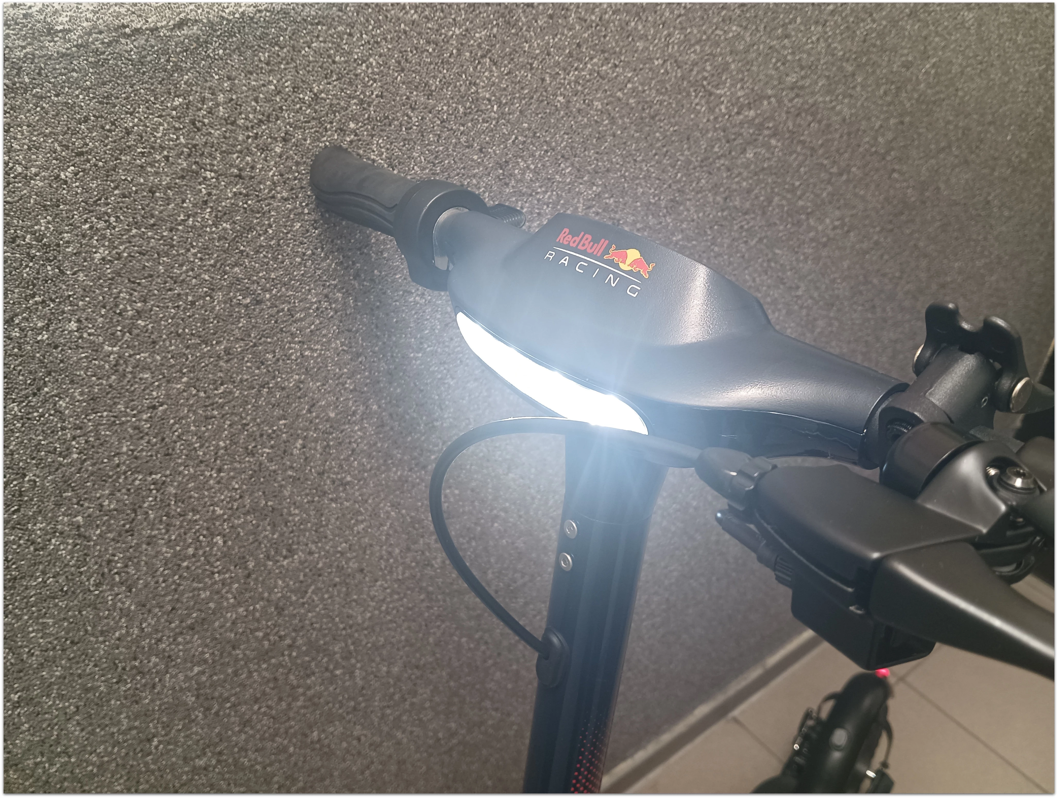 hulajnoga-elektryczna-redbull-racing-85-zwyciestwa-40-lebork