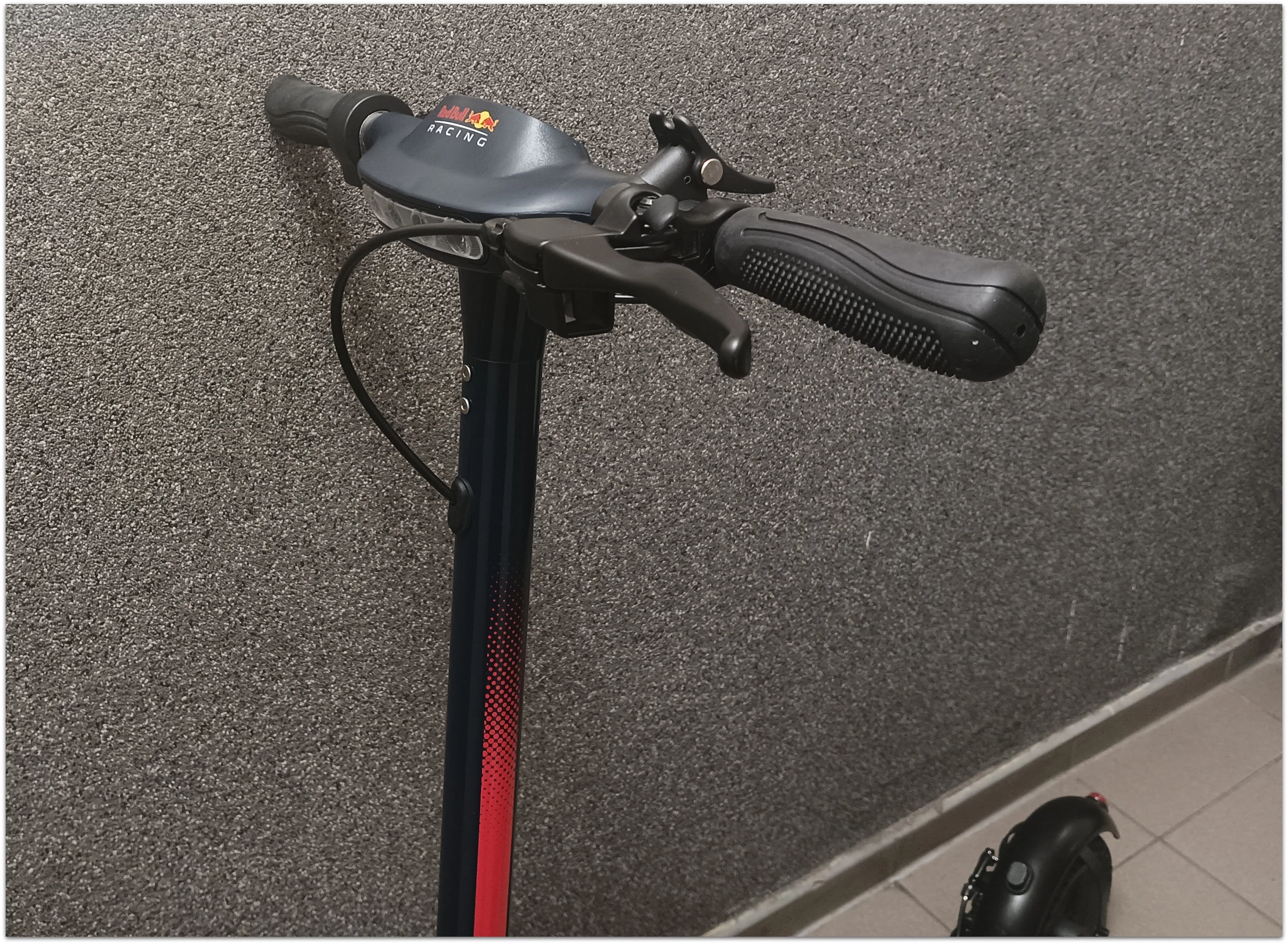 hulajnoga-elektryczna-redbull-racing-85-product-id-792aa1f2-fa0d-4a4d-918b-73893dcd92f8