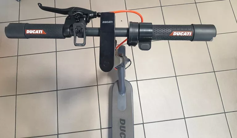 HULAJNOGA ELEKTRYCZNA DUCATI PRO I EVO V2 2022