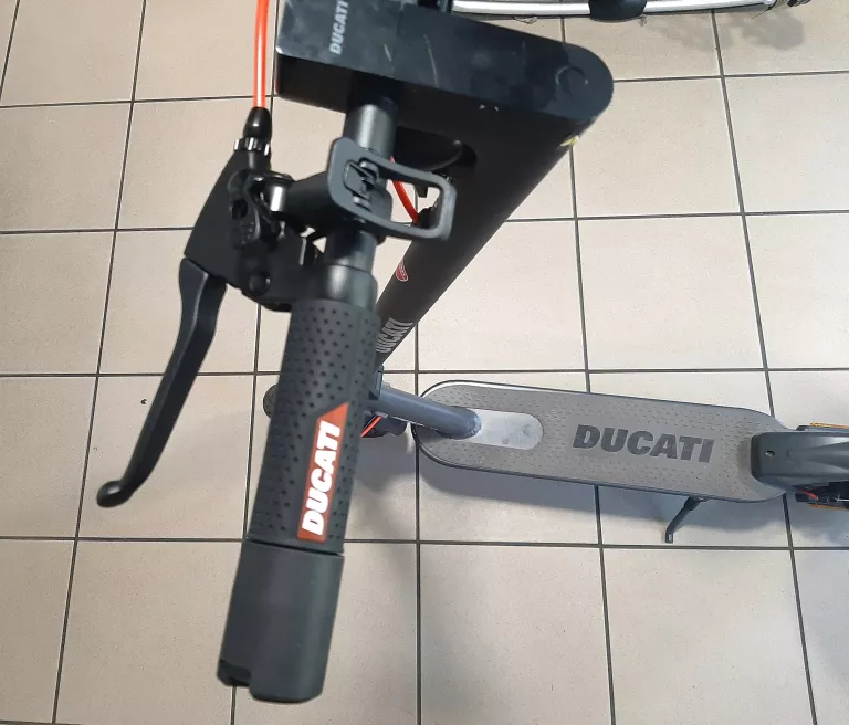 HULAJNOGA ELEKTRYCZNA DUCATI PRO I EVO V2 2022