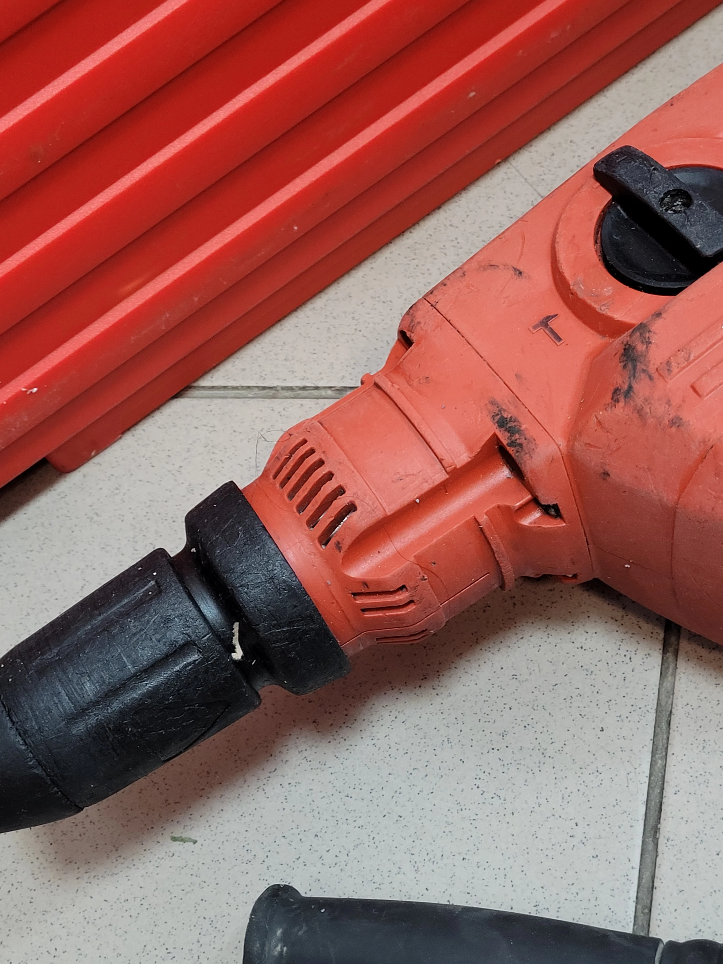 mlot-udarowy-hilti-te-70-atc-walizka-okazja-energia-udaru-6