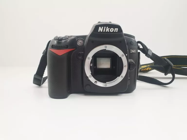NIKON D90