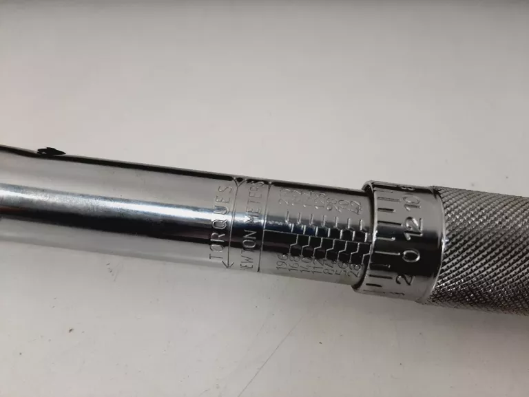 klucz-dynamometryczny-magnusson-12-marka-magnusson