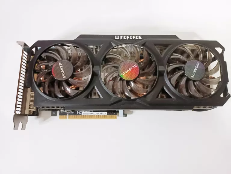 GIGABYTE RADEON R9 280 3 GB 384BIT WINDFORCE 3 OC