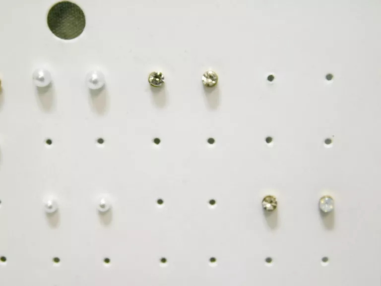 kolczyki-sztyfty-hm-kolor-zloty-i-perlowy-2-rodzaj-bigla-sztyft