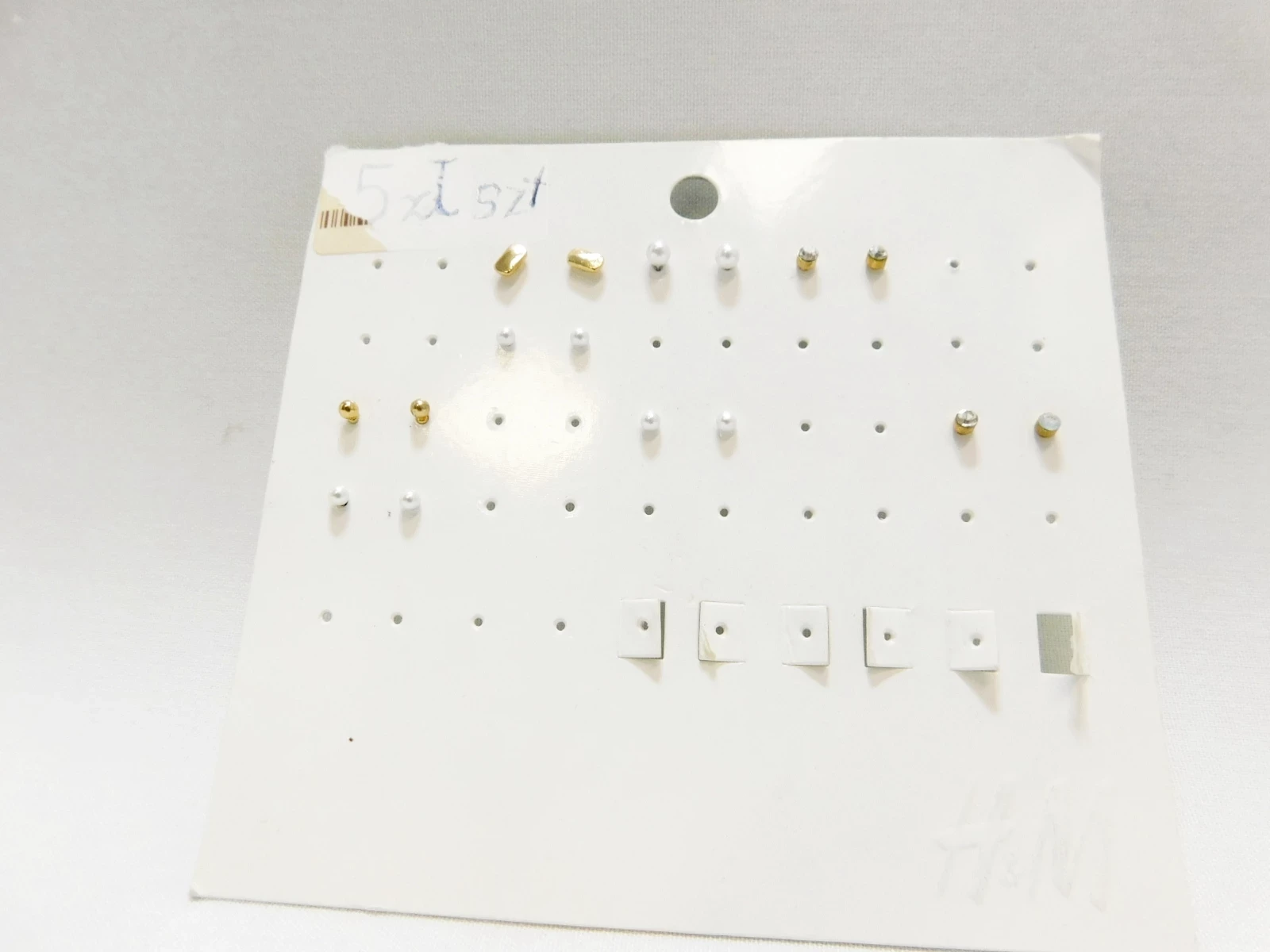 kolczyki-sztyfty-hm-kolor-zloty-i-perlowy-2-stan-nowy