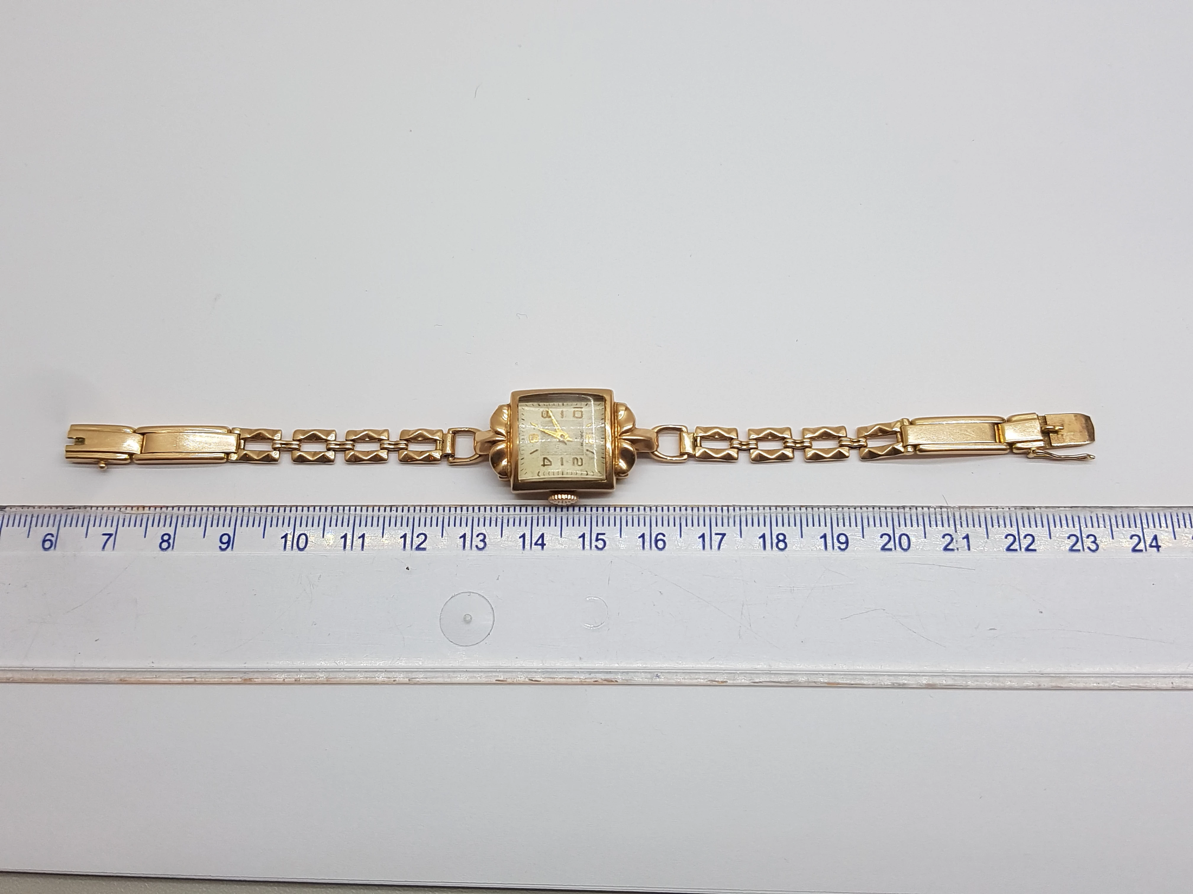 zloty-zegarek-damski-zaria-14k-p585-nakrecany-typ-nareczny