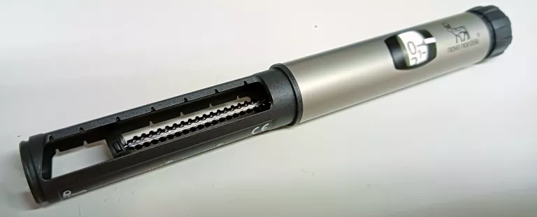 novopen-4-pen-wstrzykiwacz-do-insuliny-jak-nowy-marka-novopen