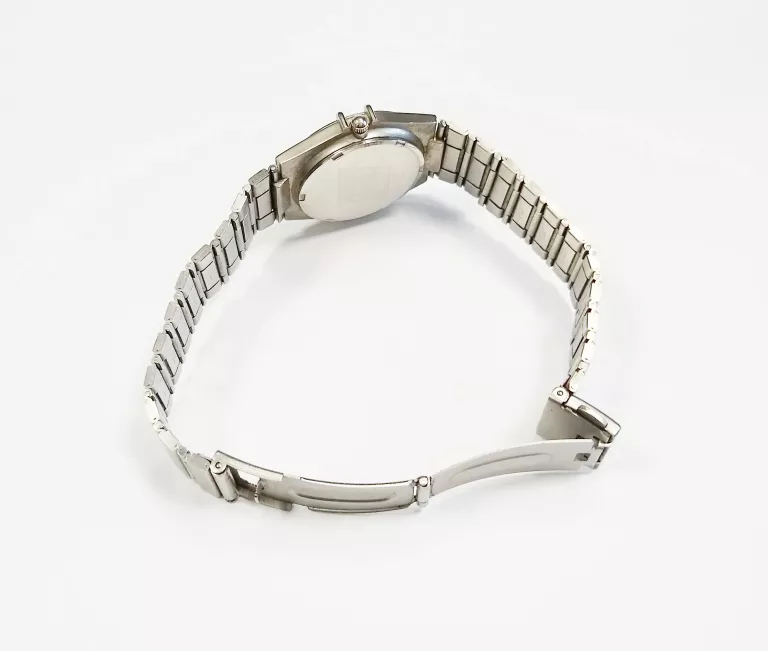 zegarek-damski-omega-138-typ-nareczny