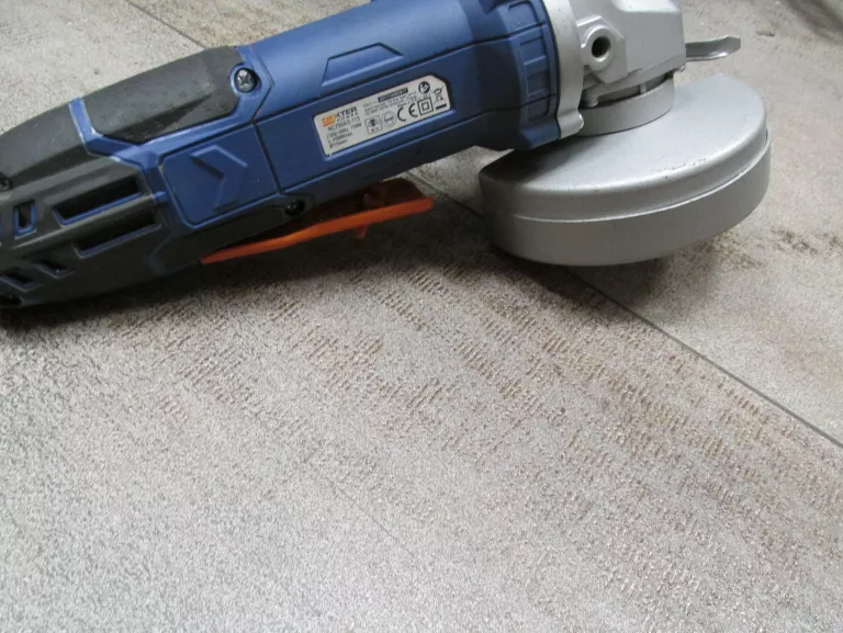 SZLIFIERKA KĄTOWA DEXTER NC750AG-115 750W