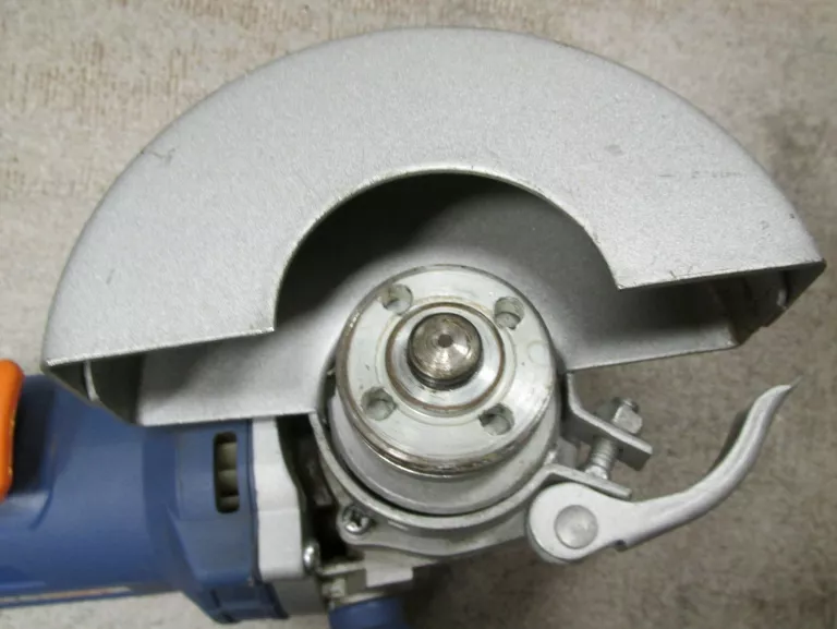 SZLIFIERKA KĄTOWA DEXTER NC750AG-115 750W