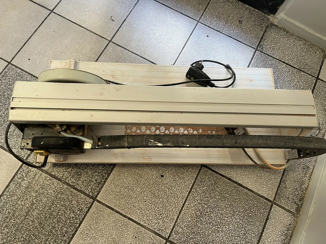 przecinarka-do-glazury-macallister-800w-620mm-rodzaj-przecinarka-stolikowa