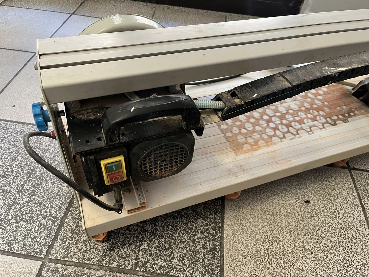 przecinarka-do-glazury-macallister-800w-620mm-marka-macallister