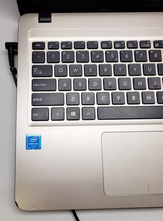 laptop-asus-r540s-opis-rozdzielczosc-px-1366-x-768