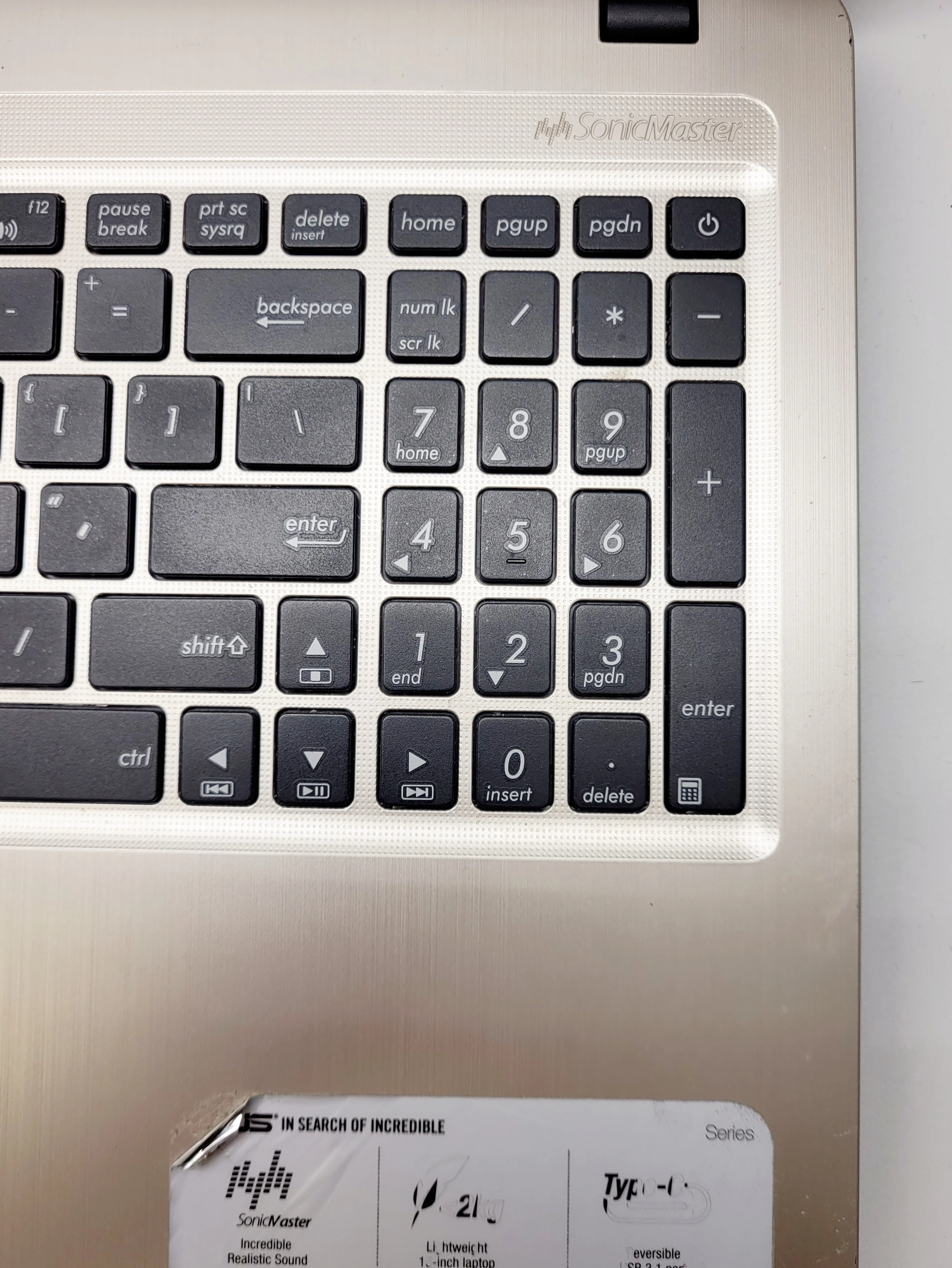 laptop-asus-r540s-opis-przekatna-ekranu-156