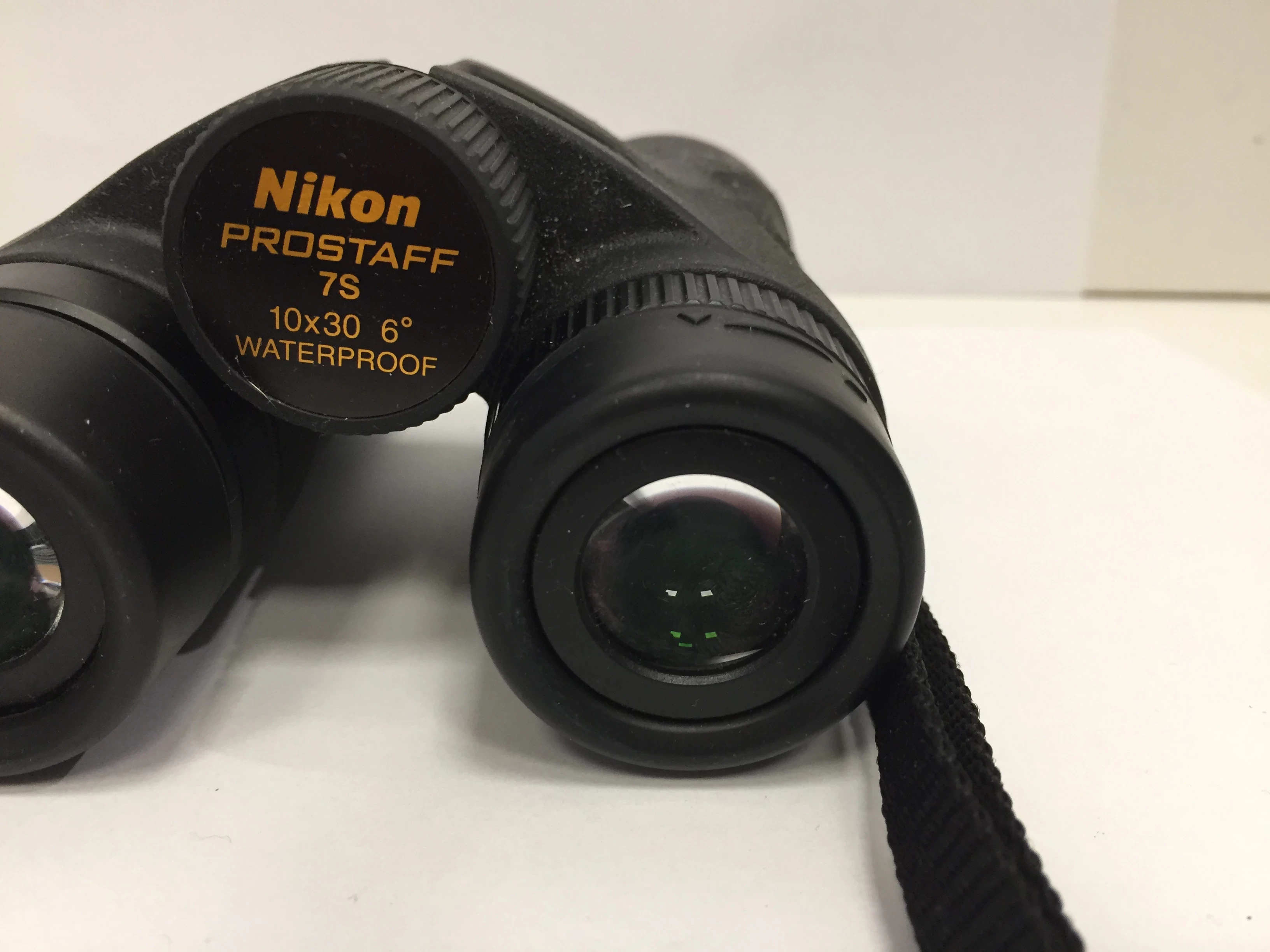 lornetka-nikon-prostaff-7s-10x30-42-mm-polecam-marka-nikon