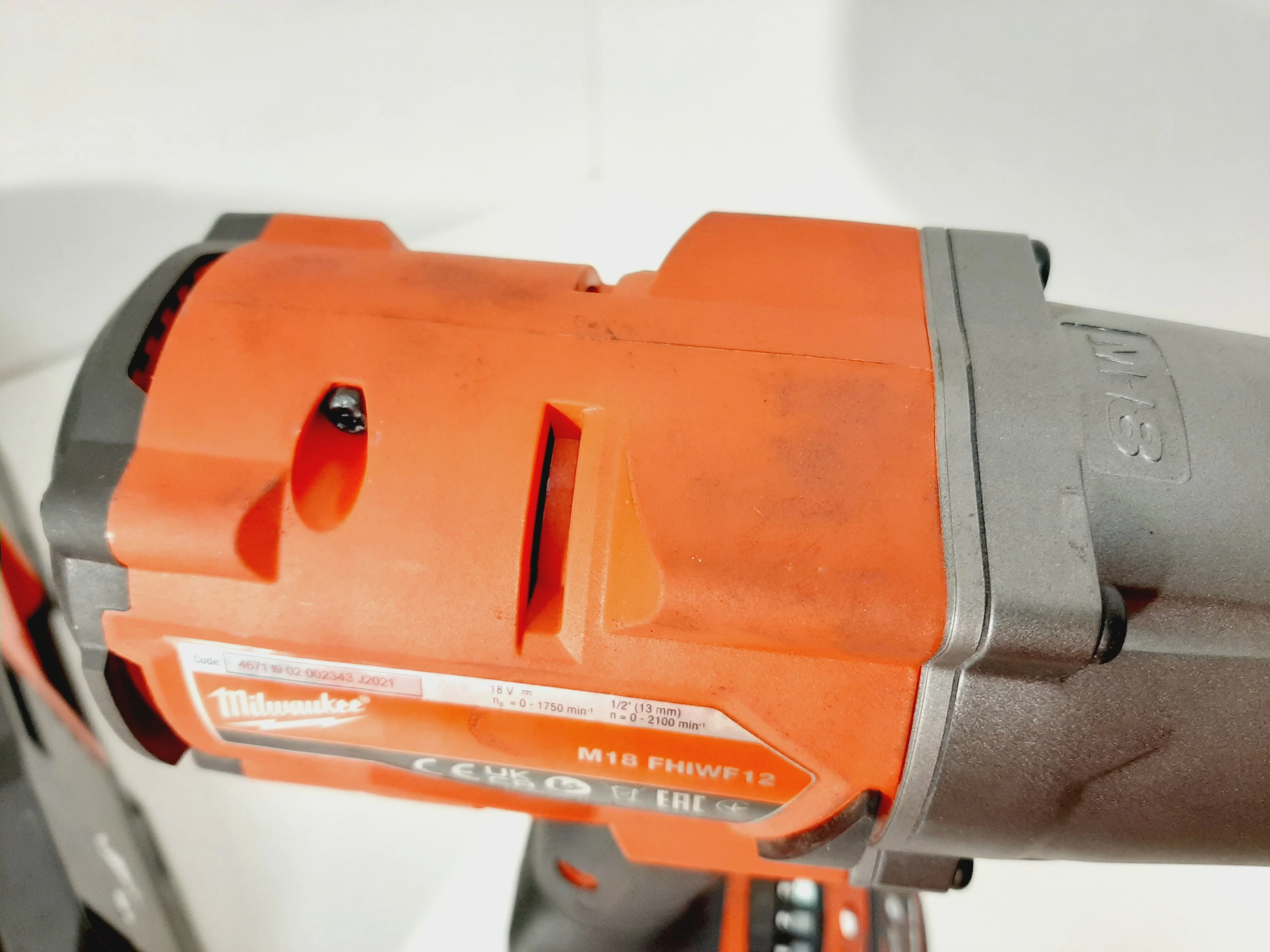 klucz-udarowy-milwaukee-m18-fhiwf12-marka-milwaukee