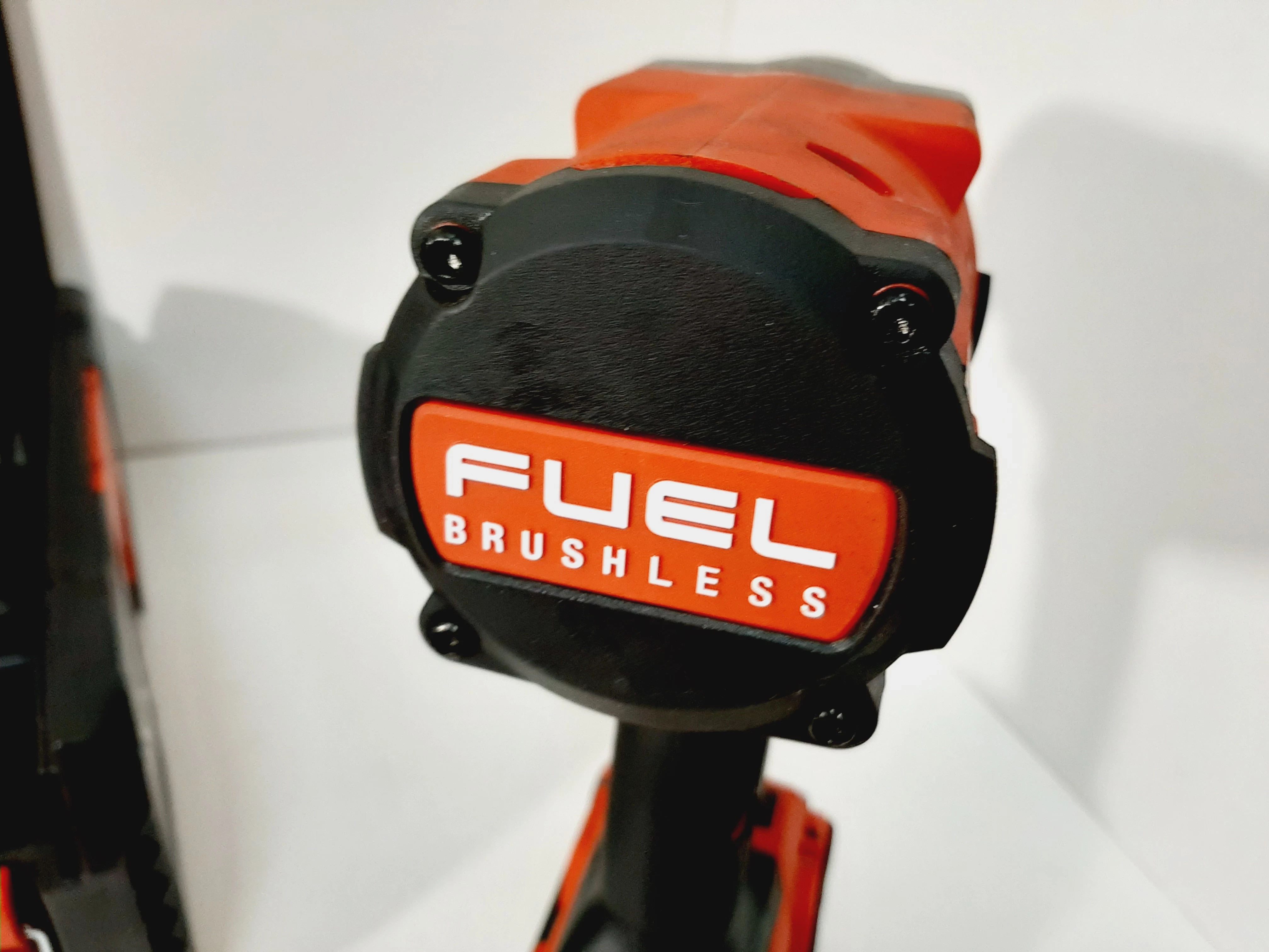 klucz-udarowy-milwaukee-m18-fhiwf12-rodzaj-silnika-silnik-bezszczotkowy