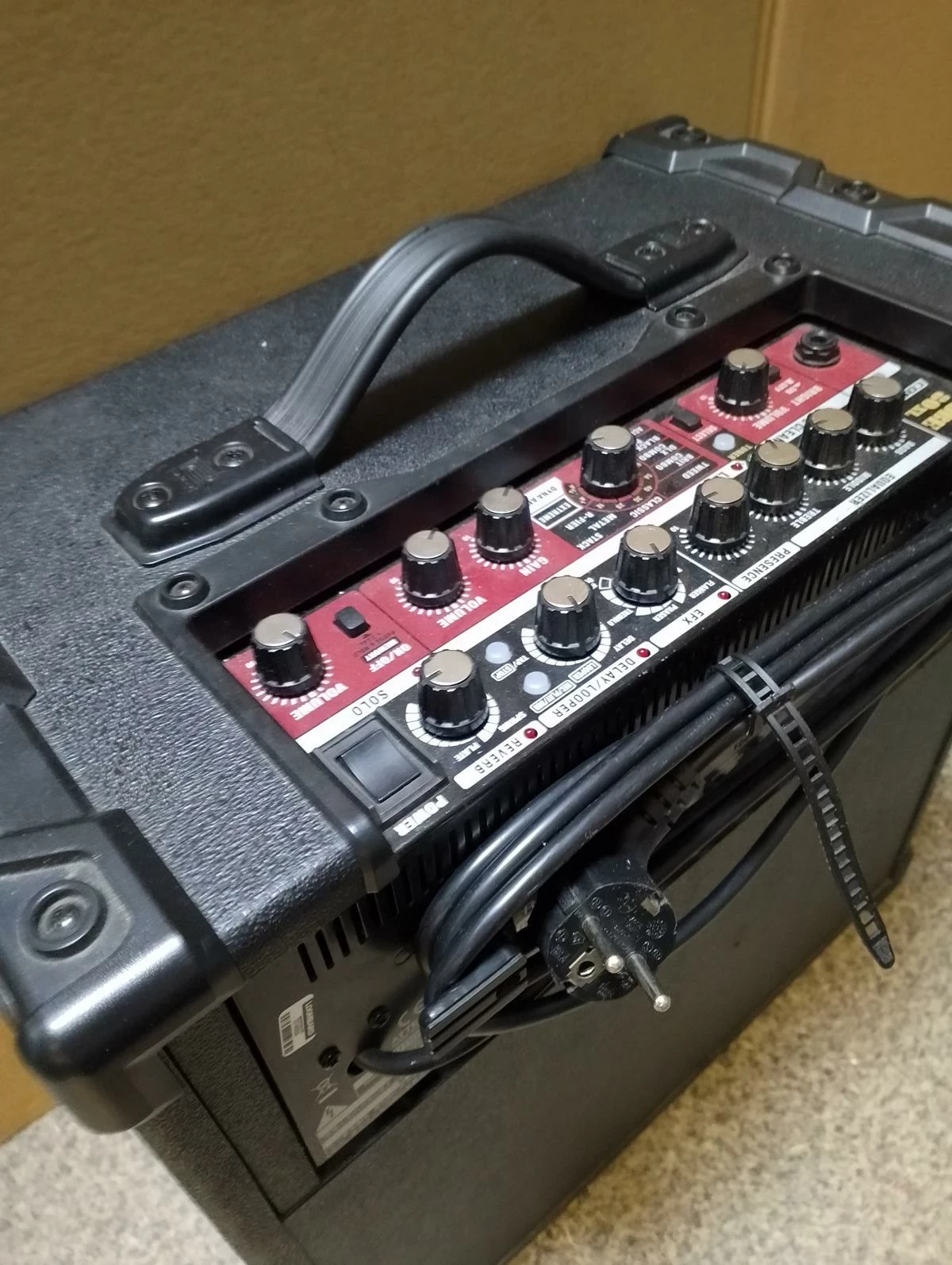 roland-cube-80xl-combo-gitarowewzmacniacz-stan-uzywany