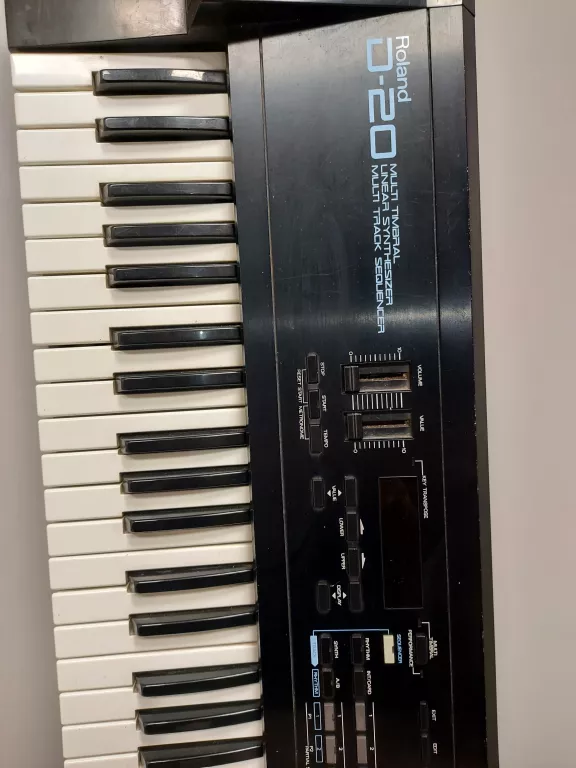 SYNTEZATOR ROLAND D-20