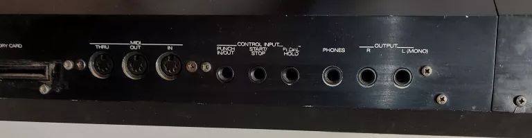 SYNTEZATOR ROLAND D-20