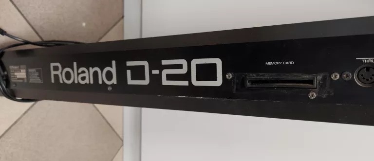 SYNTEZATOR ROLAND D-20
