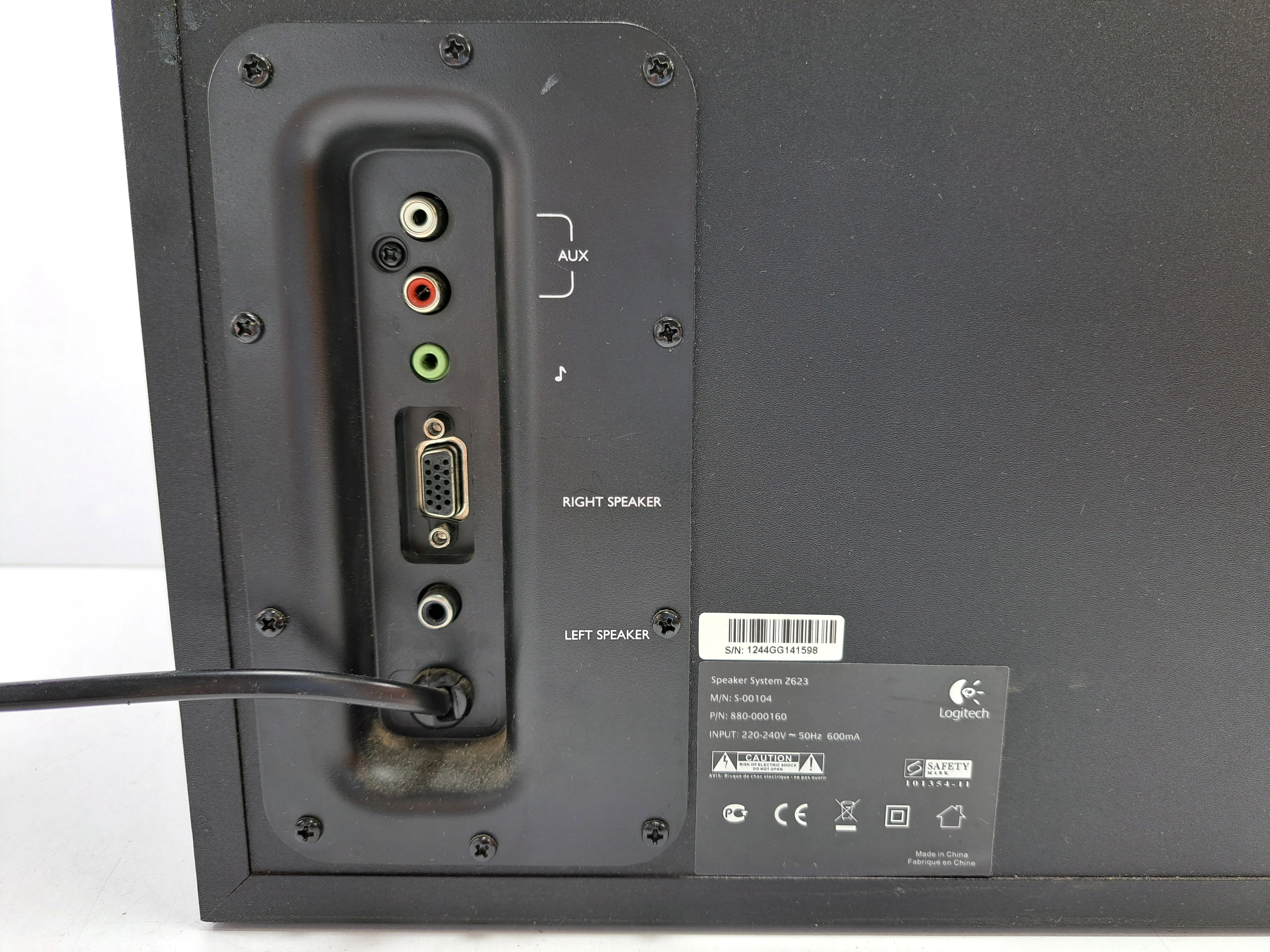 glosniki-komputerowe-21-logitech-z623-kod-producenta-980-000403