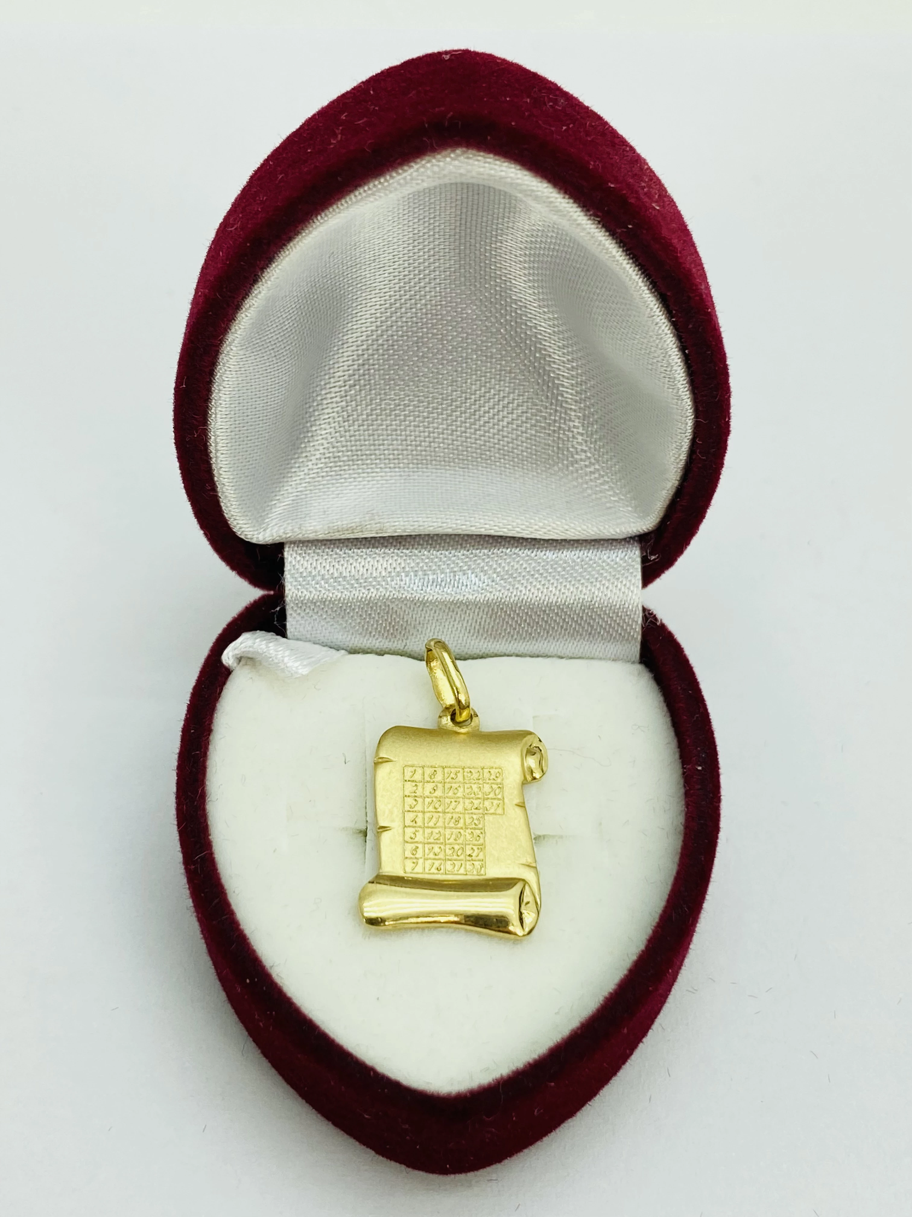 nietuzinkowa-zlota-zawieszka-p585-158-g-nalkowskich-108-sj-lublin