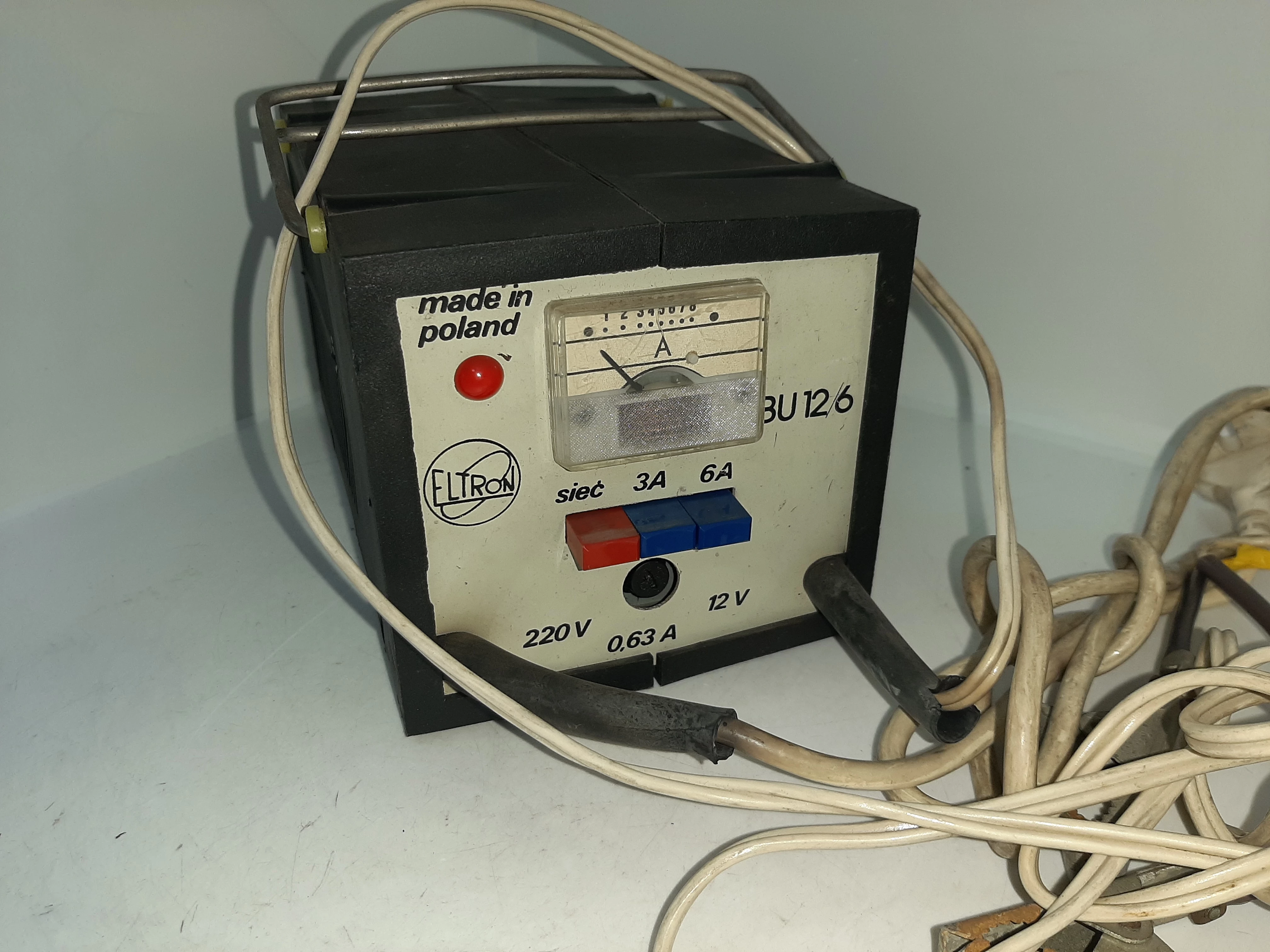 prostownik-samochodowy-eltron-bu-126-uszkodzony-natezenie-maksymalne-6