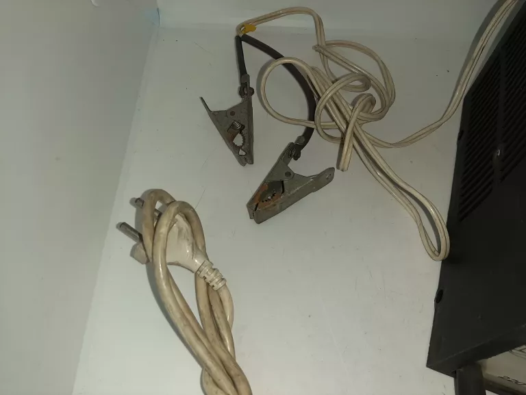 prostownik-samochodowy-eltron-bu-126-uszkodzony-ean-gtin-5902628701008