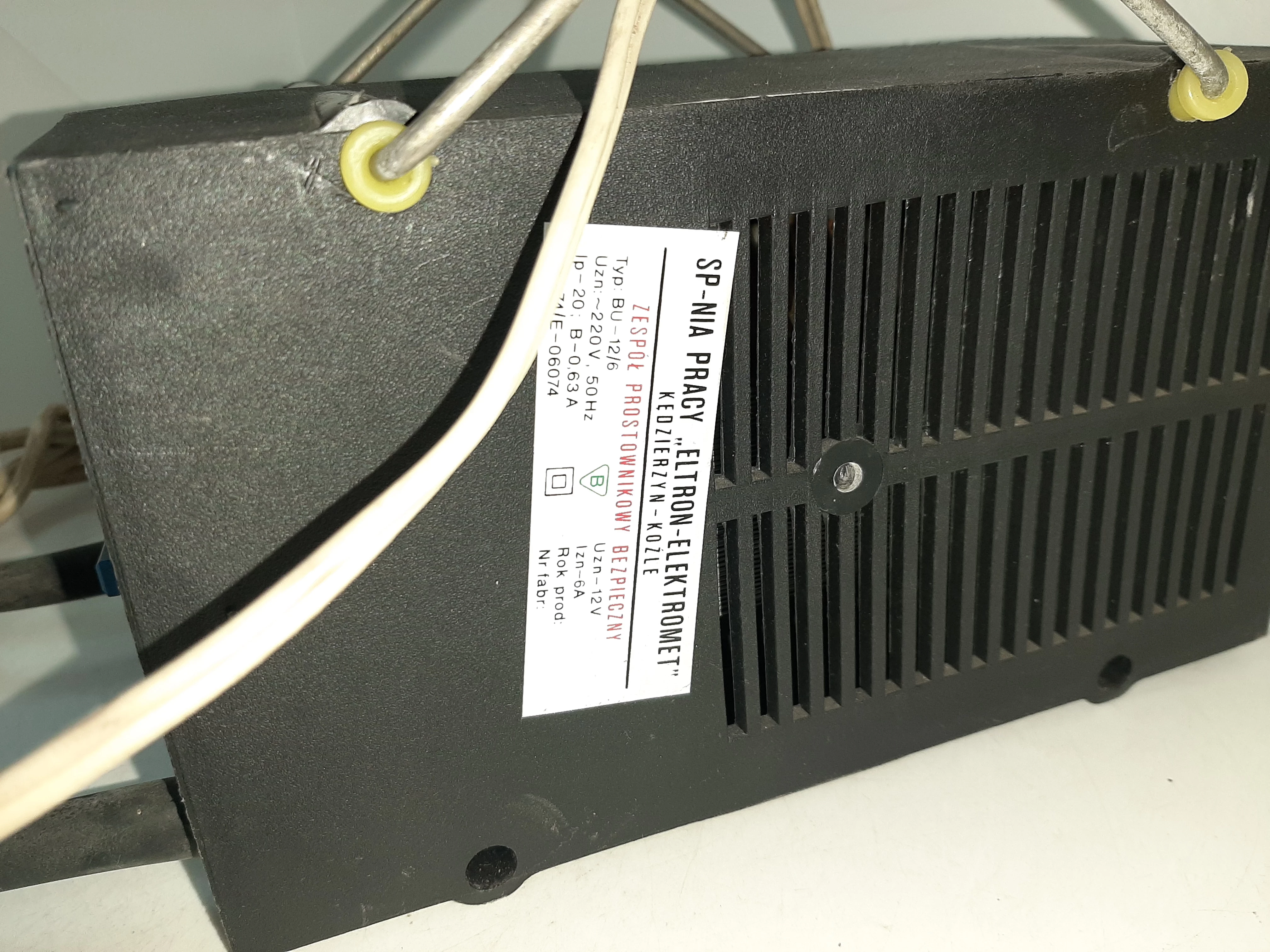 prostownik-samochodowy-eltron-bu-126-uszkodzony-slowackiego-17-katowice