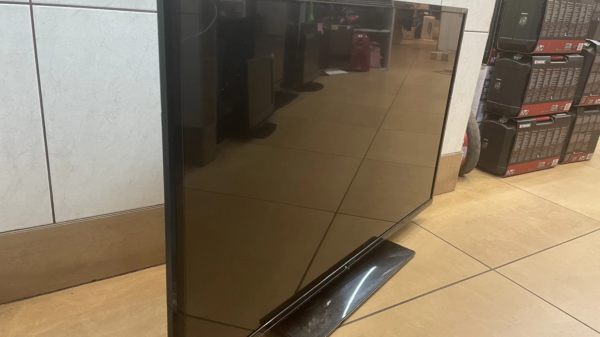 telewizor-technika-42-278b-marka-technika