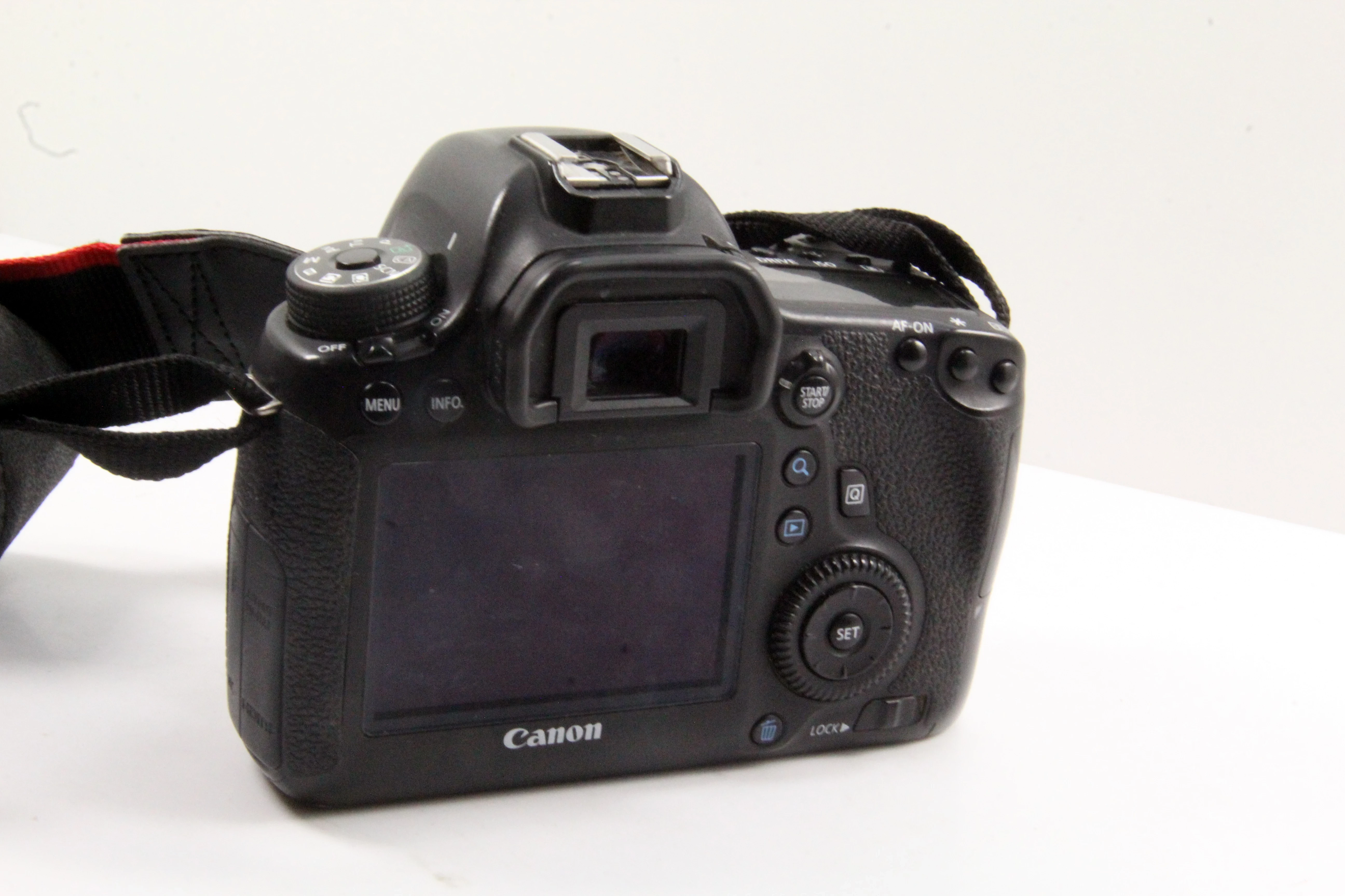 aparat-canon-eos-6d-ds126401-w-zestawie-korpus