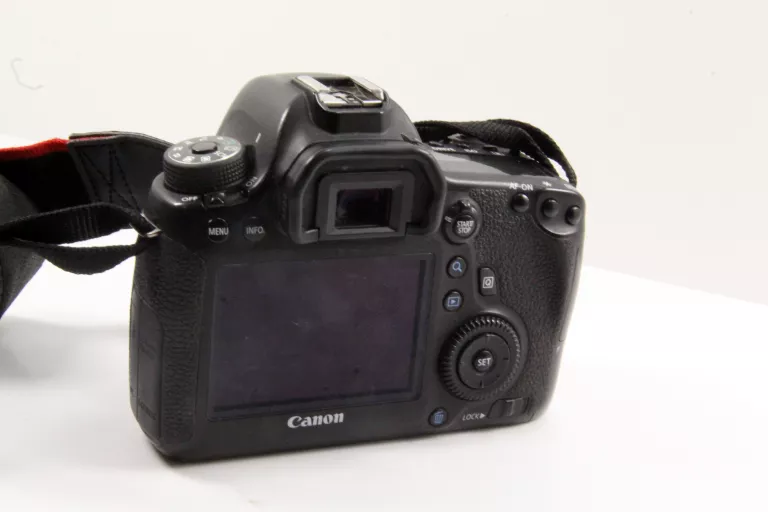 aparat-canon-eos-6d-ds126401-w-zestawie-korpus