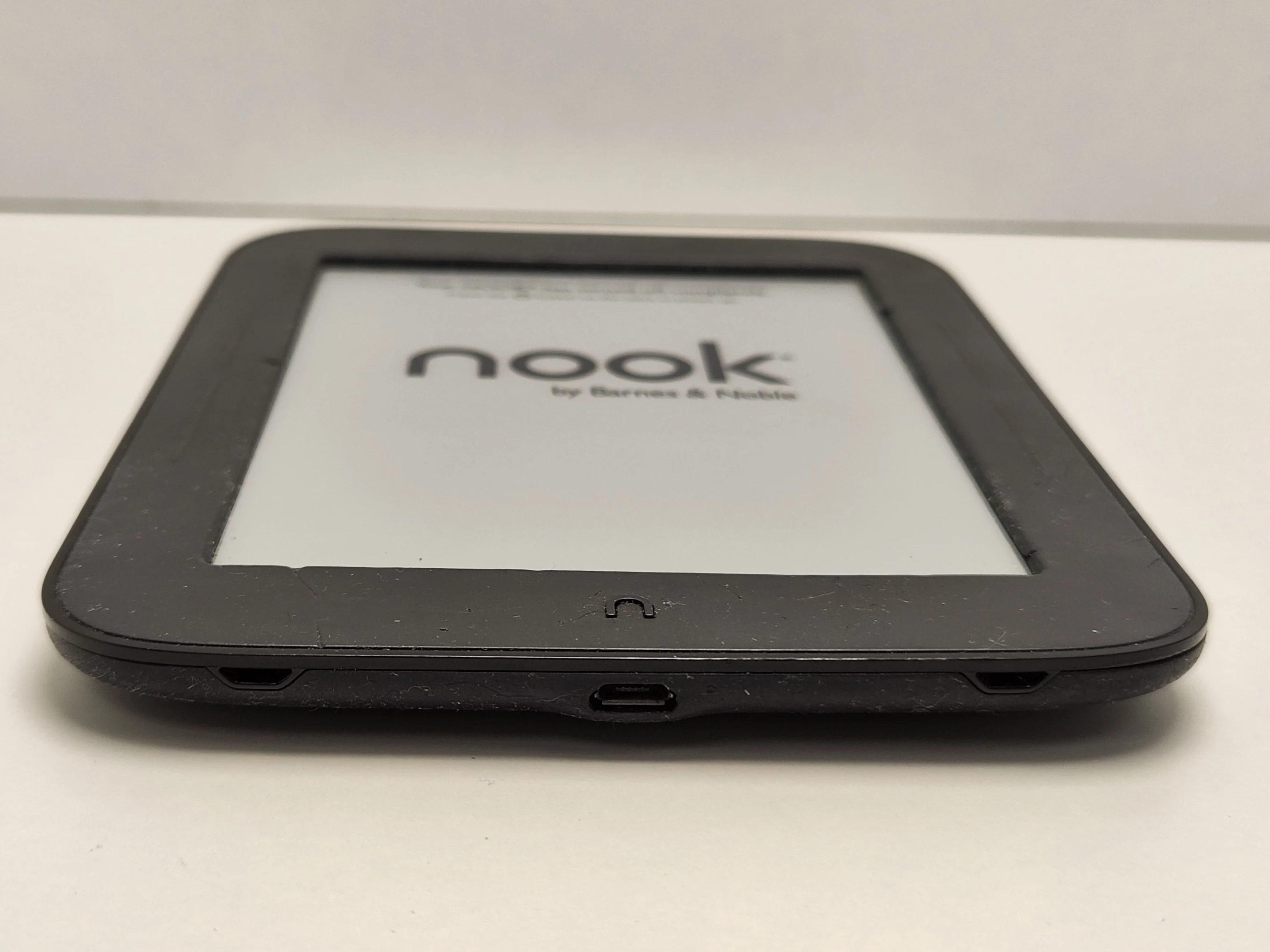 czytnik-ebook-barnes-noble-nook-wbudowana-pamiec-2-gb