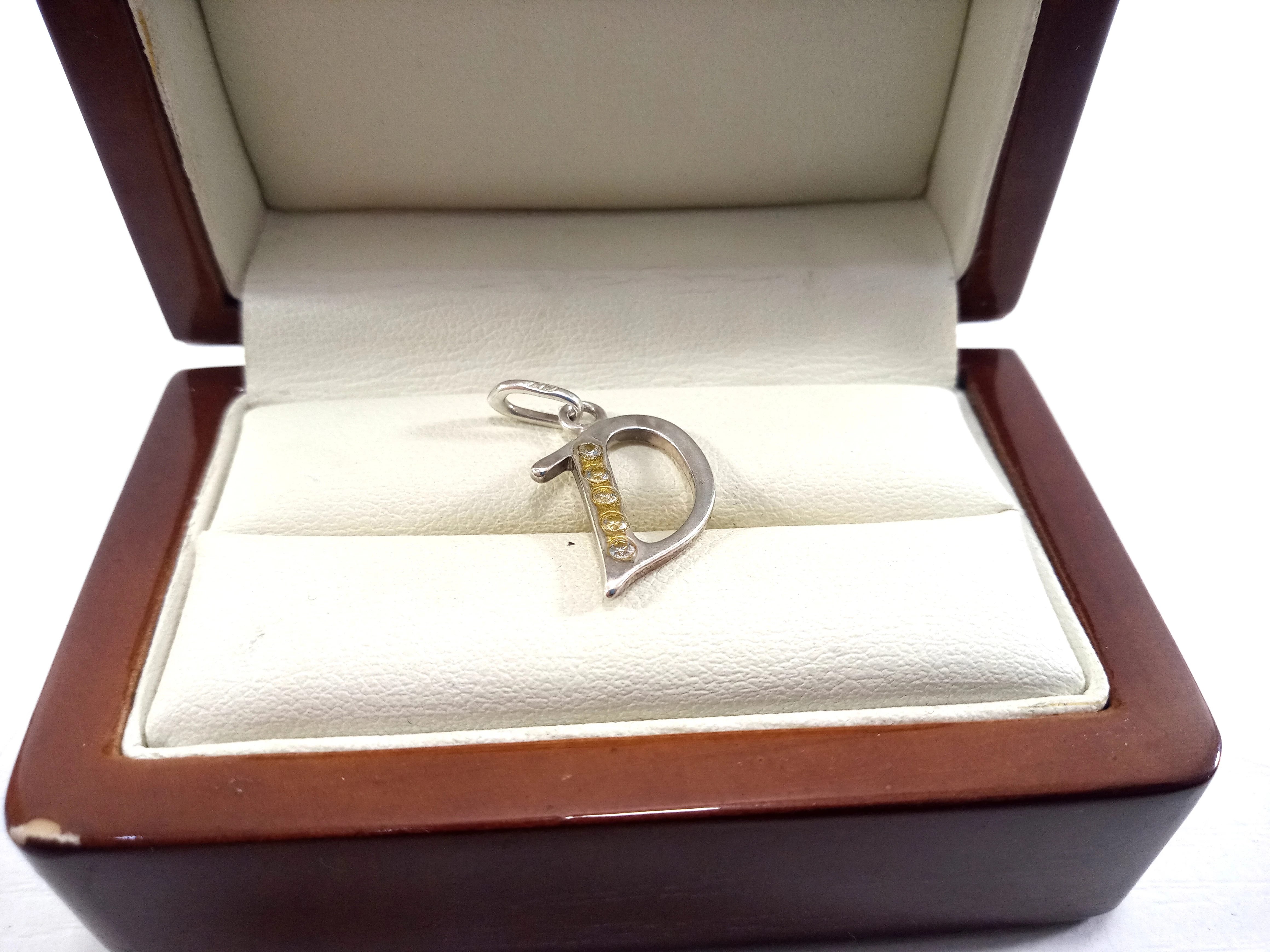 swietna-srebrna-zawieszka-litera-d-kamienie-221-32