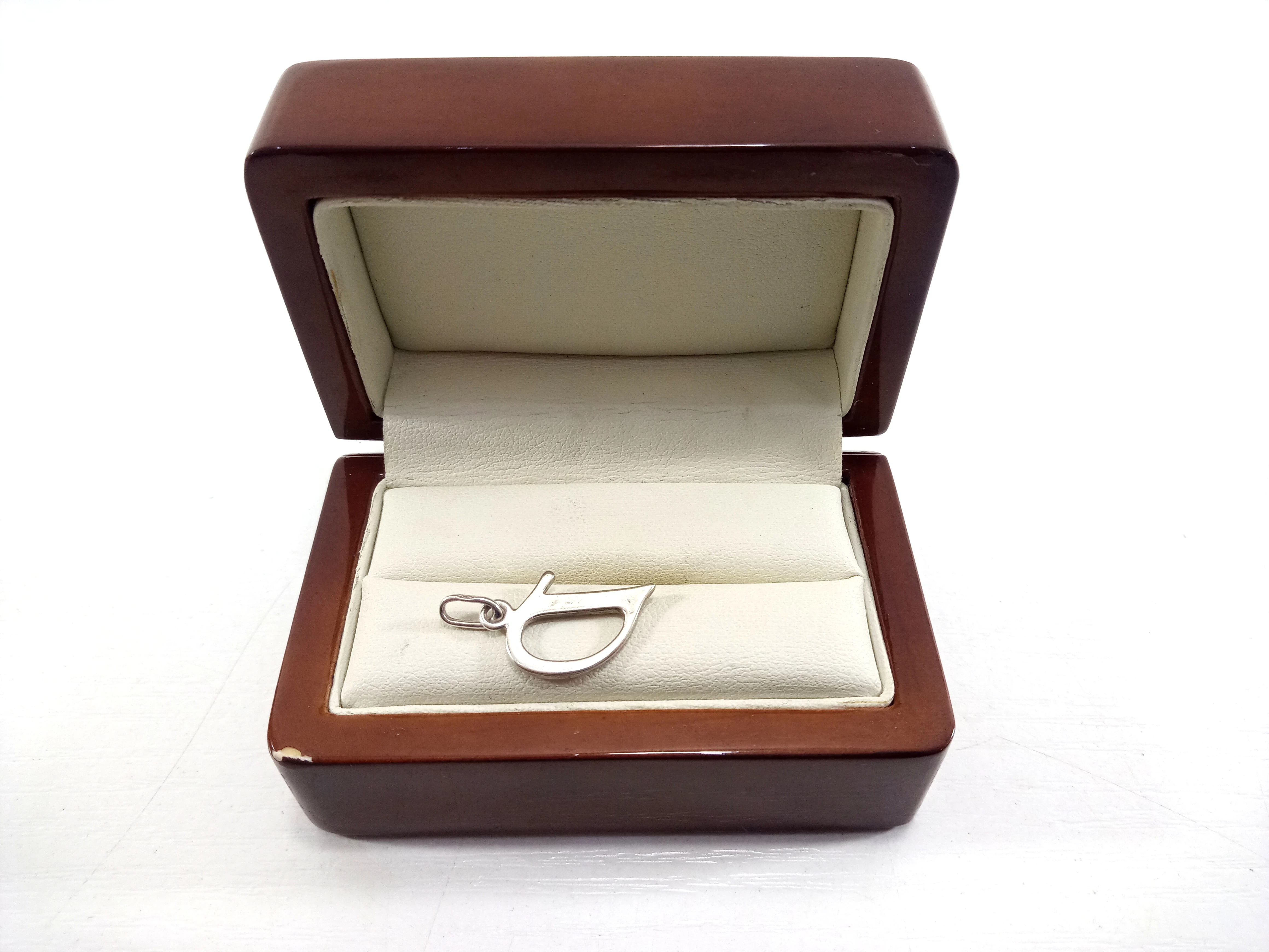 swietna-srebrna-zawieszka-litera-d-tysiaclecia-2a-nowe-miasto-lubawskie