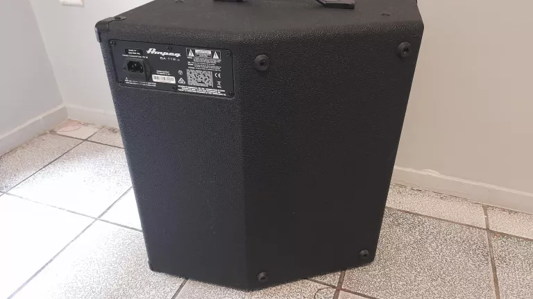 wzmacniacz-basowy-ampeg-ba-112-karton-product-id